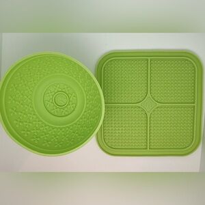 Green Silicone Pet Feeding Set Bowl & Mat Help w/Health of Your Fur Baby NWOT